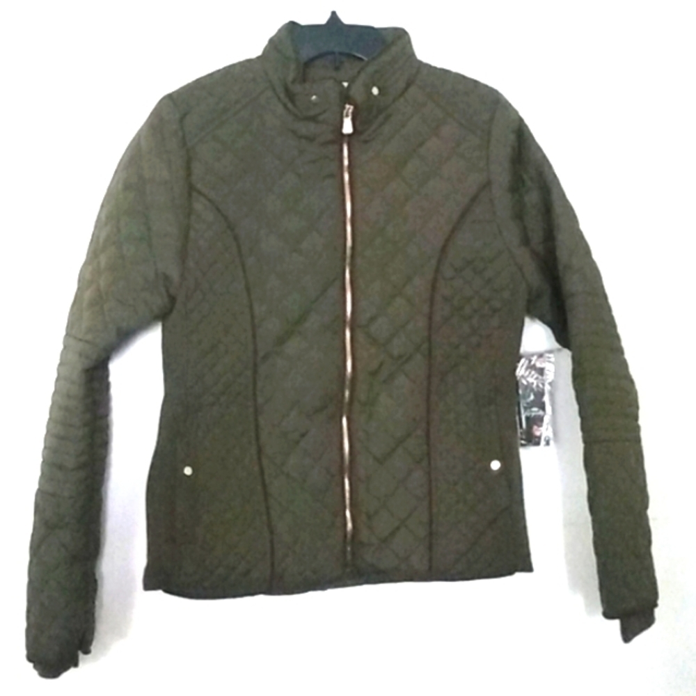 ROYALTY FOR ME GREEN  PUFFER JACKET SIZE MEDIUM  NWT